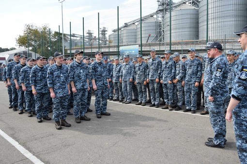 Военные моряки после плена в России и реабилитации вернулись в Одессу (ФОТО)