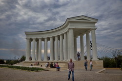 Воронцовская колоннада получила ограждение (ФОТО)