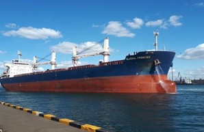 В порту Пивденный уже второе судно загружают карбамидом, выпущенным Одесским припортовым заводом