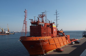 ВМС Украины в Одессе принимают в свой состав океанский спасательный корабль (ВИДЕО)