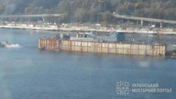 По Днепру в Одессу в доке ведут новый разведывательный корабль ВМС Украины (ФОТО)