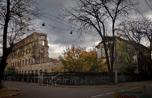 В Одессе на улице Торговой построят шестиэтажный ТРЦ с подземным паркингом вместо снесенной бани (ФОТО)