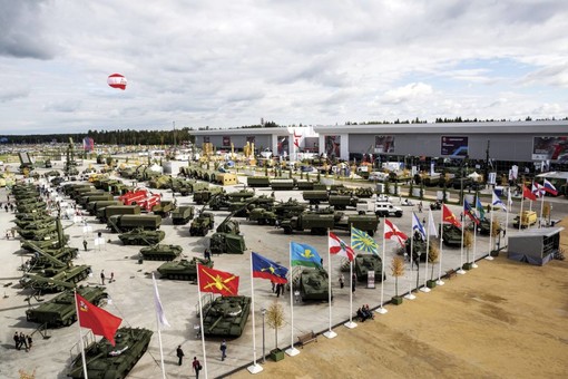 Россия продолжает наращивать распродажу оружия “за бесплатно”