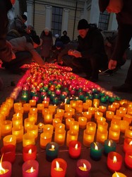В Одессе на Соборной площади зажгли свечи в память о жертвах Голодомора