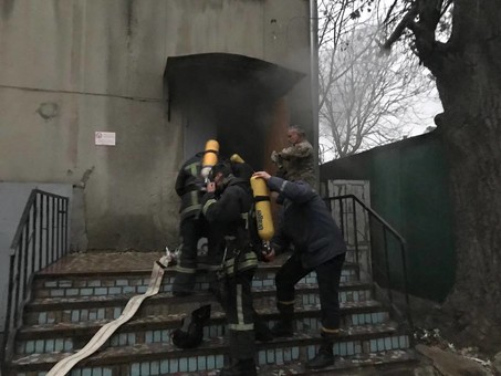 На Молдаванке тушили пожар в ПТУ