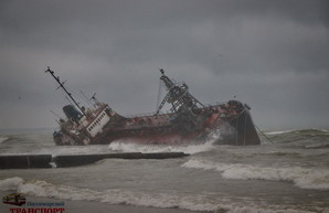 Авария танкера в Одессе: хронология событий с ошибками