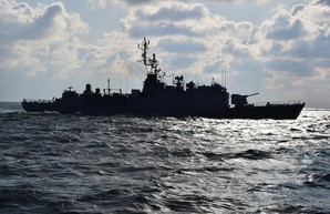 ВМС Украины и французский корвет провели учения в море неподалеку от Одессы (ФОТО)