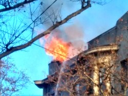 В центре Одессы горит памятник архитектуры (обновляется)