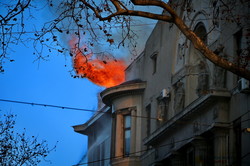В результате пожара в Одессе погиб один человек, 21 госпитализирован, в том числе несовершеннолетние (ФОТО, ВИДЕО)