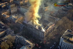 Страшный пожар в Одессе: столб дыма поднялся на сотни метров в высоту (ФОТО)