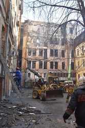 Из сгоревшего дома Асвадурова в Одессе вывезли уже более полутора тысяч кубометров завалов (ФОТО, ВИДЕО)