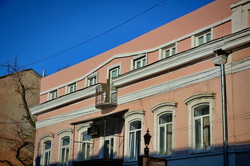 В центре Одессы надстроили дополнительный этаж на памятнике архитектуры середины XIX века (ФОТО)