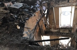 Спасатели приостановили работы в сгоревшем доме Асвадурова в связи с угрозой обрушения
