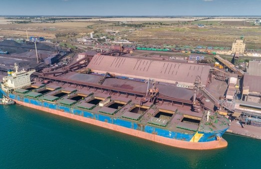 Порт Пивденный под Одессой в этом году уже перевалил 50 миллионов тонн грузов