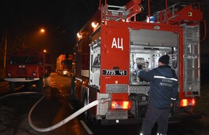 В Одессе во время пожара сотрудник водоканала спас людей от взрыва газовых баллонов