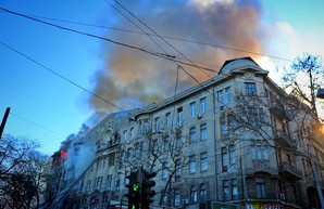 Опубликовано видео начала пожара в доме Асвадурова в Одессе