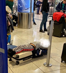 Одесситы не могут вернуться на родину из-за отмены рейсов авиакомпании «Ernest Airlines»