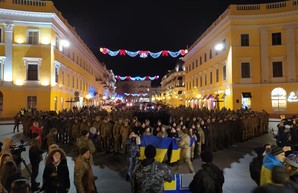 В Одессе сотни людей собрались отметить День Соборности Украины (ФОТО)