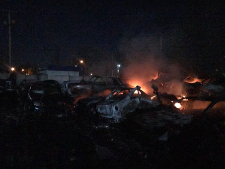 Пожар в Одессе уничтожил 20 автомобилей