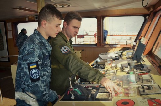 Курсанты одесской морской академии стажируются на военных кораблях (ФОТО)