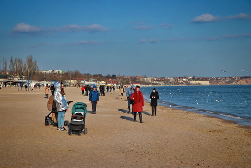 Спокойное море в Одессе перед ураганом (ФОТО)