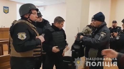 В Одессе подозреваемый в убийстве угрожал взорвать гранату в зале суда
