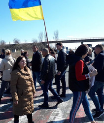 Жители Беляевки Одесской области перекрывали автотрассу на Кишинев, требуя ремонта автодороги на Широкую Балку.