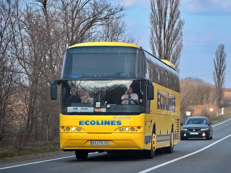 Украина прекращает международные автобусные и железнодорожные рейсы