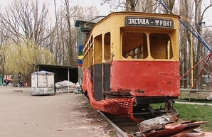 В Одессе ремонтируют трамвай-памятник