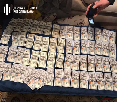 В Одесской области прокурор попался на взятке в 25 тысяч долларов