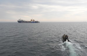 Идущие в порты Большой Одессы морские суда проверяет украинская береговая охрана (ФОТО, ВИДЕО)
