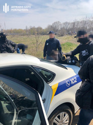 Двух одесских полицейских задержали во время получения взятки