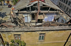 В центре Одессы обрушился старый дом на Деволановском спуске (ФОТО)