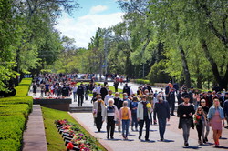 9 мая в Одессе: толпы людей собрались на Аллее Славы (ФОТО, ВИДЕО)