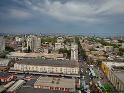 Знаменитый "Привоз" с высоты птичьего полета: блеск и нищета одесской торговли (ФОТО)