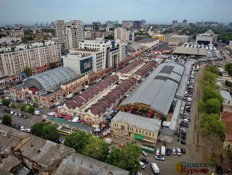 Знаменитый "Привоз" с высоты птичьего полета: блеск и нищета одесской торговли (ФОТО)