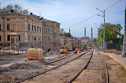 Реконструкция спуска Маринеско: уложили новые трамвайные пути (ФОТО)