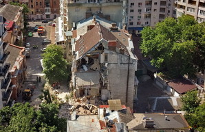 В Одессе обрушился старый дом в Отраде (ФОТО)