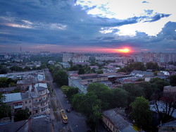 Удивительно красивый закат в Одессе: солнце, облака и птицы (ФОТО, ВИДЕО)
