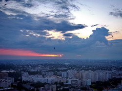Удивительно красивый закат в Одессе: солнце, облака и птицы (ФОТО, ВИДЕО)
