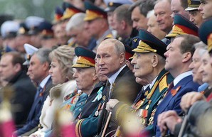 Ряды гостей Путина на параде “смертников” редеют