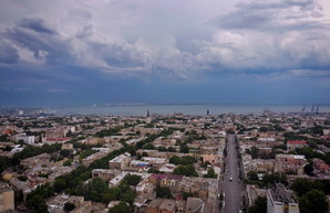 На Одессу идет гроза с градом (ФОТО, ВИДЕО)