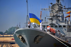 День флота Украины: вдоль берегов Одессы прошел морской парад (ФОТО, ВИДЕО)