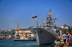 День флота Украины: вдоль берегов Одессы прошел морской парад (ФОТО, ВИДЕО)