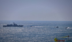 День флота Украины: вдоль берегов Одессы прошел морской парад (ФОТО, ВИДЕО)