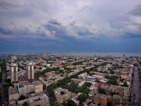 В Одессе ожидается гроза с ливнем и шквалами