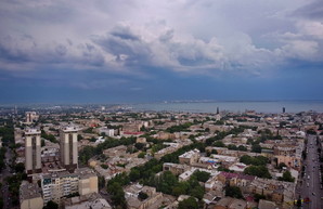 В Одессе ожидается гроза с ливнем и шквалами