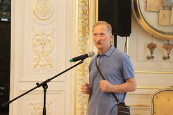 По следам "Зеленого Фургона": в Одессе презентовали книгу об Александре Козачинском (ВИДЕО)