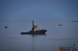Как в Одессе безуспешно поднимали затонувший танкер (ФОТО, ВИДЕО)