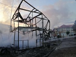В курортной Затоке сгорела база отдыха (ФОТО)